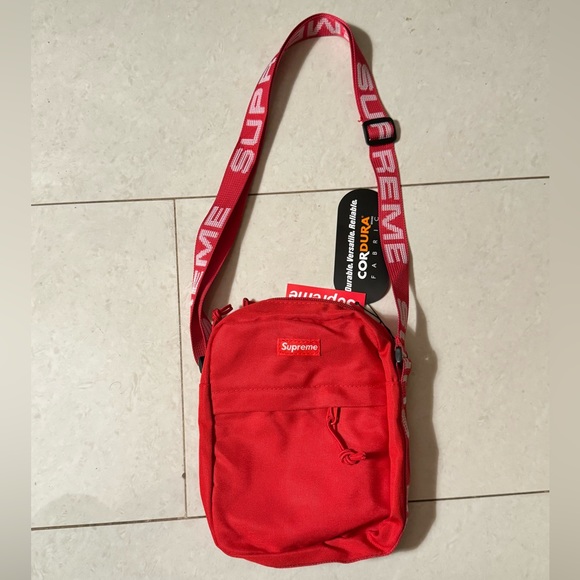 Supreme Shoulder Bag Red (SS18) - Picture 1 of 2